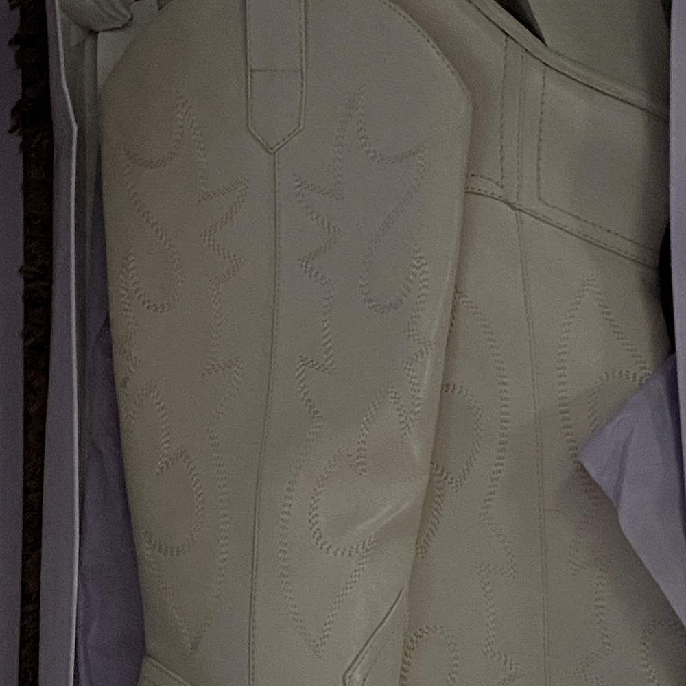 Steve Madden western style boots